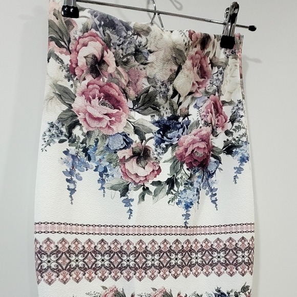 Beautiful Pencil Skirt Bodycon - Size M - Picture 4 of 5